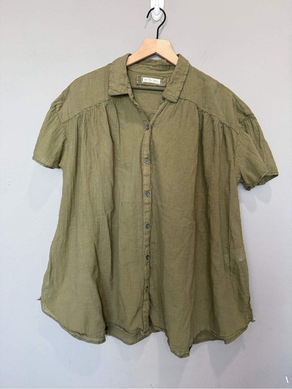 Free People We The Free Float Away button-down shirt size medium - Picture 2 of 7